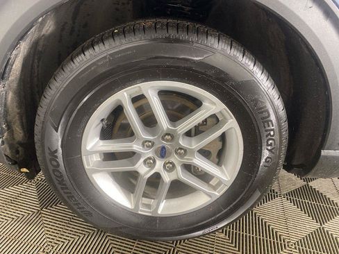 Used 2025 Ford Explorer Active AWD/4WD image 18