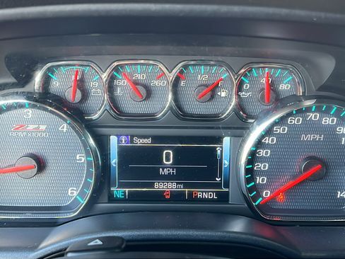 Used 2018 Chevrolet Silverado 1500 LT w/ All Star Edition image 26