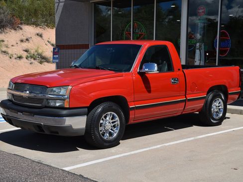 Used 2004 Chevrolet Silverado 1500 W/T RWD image 1