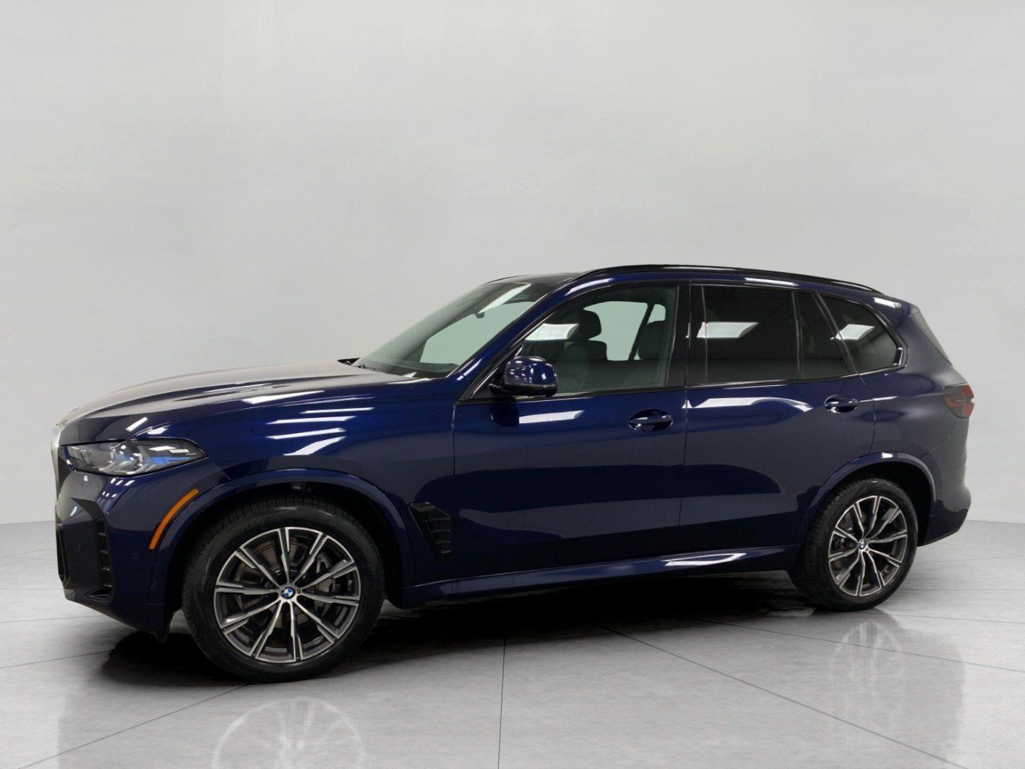 Used 2025 BMW X5 xDrive40i w/ Executive Package AWD/4WD image 13
