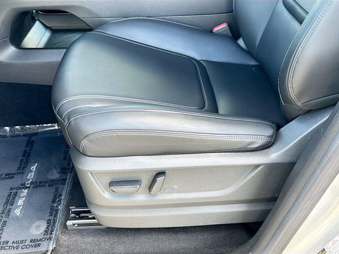 Used 2025 Nissan Armada SV image 18