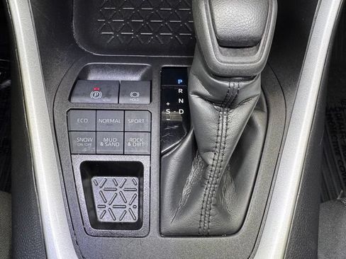 Certified 2024 Toyota RAV4 LE AWD/4WD image 36
