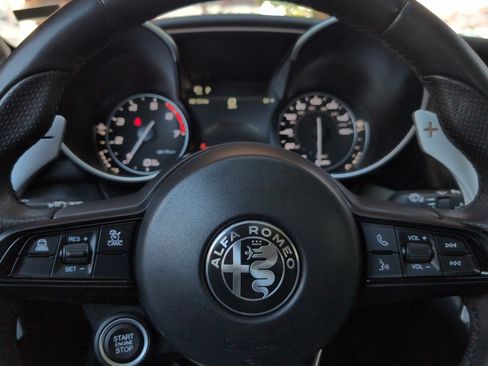 Used 2023 Alfa Romeo Giulia Veloce image 22