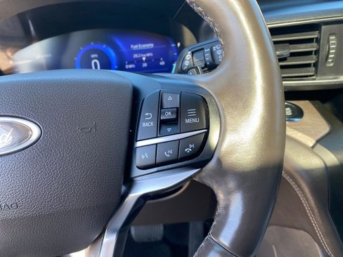 Used 2020 Ford Explorer Platinum w/ Premium Technology Package image 40