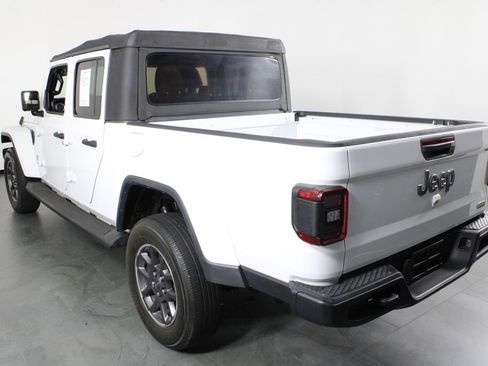 Used 2020 Jeep Gladiator Overland w/ LED Lighting Group image 3