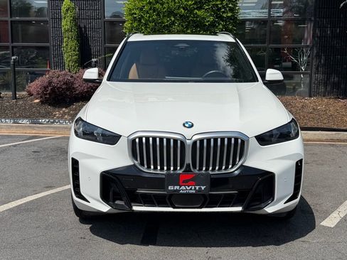 Used 2024 BMW X5 xDrive40i w/ M Sport Package AWD/4WD image 3