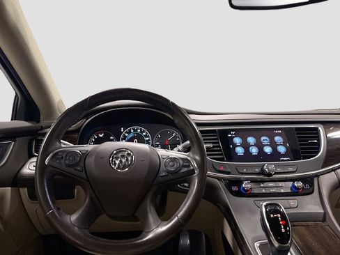 Used 2017 Buick LaCrosse Preferred FWD image 18