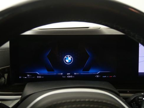 Used 2024 BMW X7 xDrive40i w/ M Sport Package AWD/4WD image 18