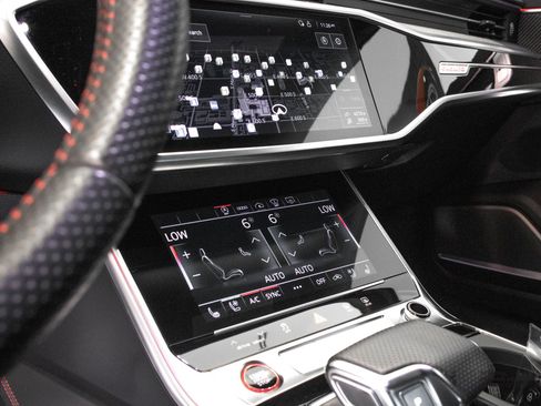 Used 2021 Audi RS 6 w/ Carbon Optic Package AWD/4WD image 16