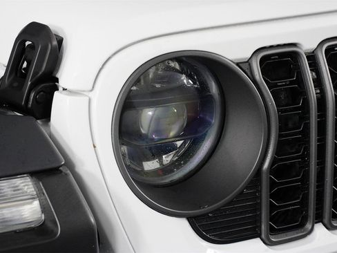 Used 2024 Jeep Wrangler Unlimited Rubicon 4xe w/ Technology Group image 25