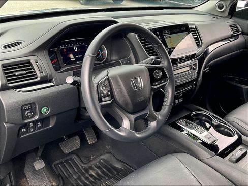 Used 2022 Honda Pilot Touring image 8