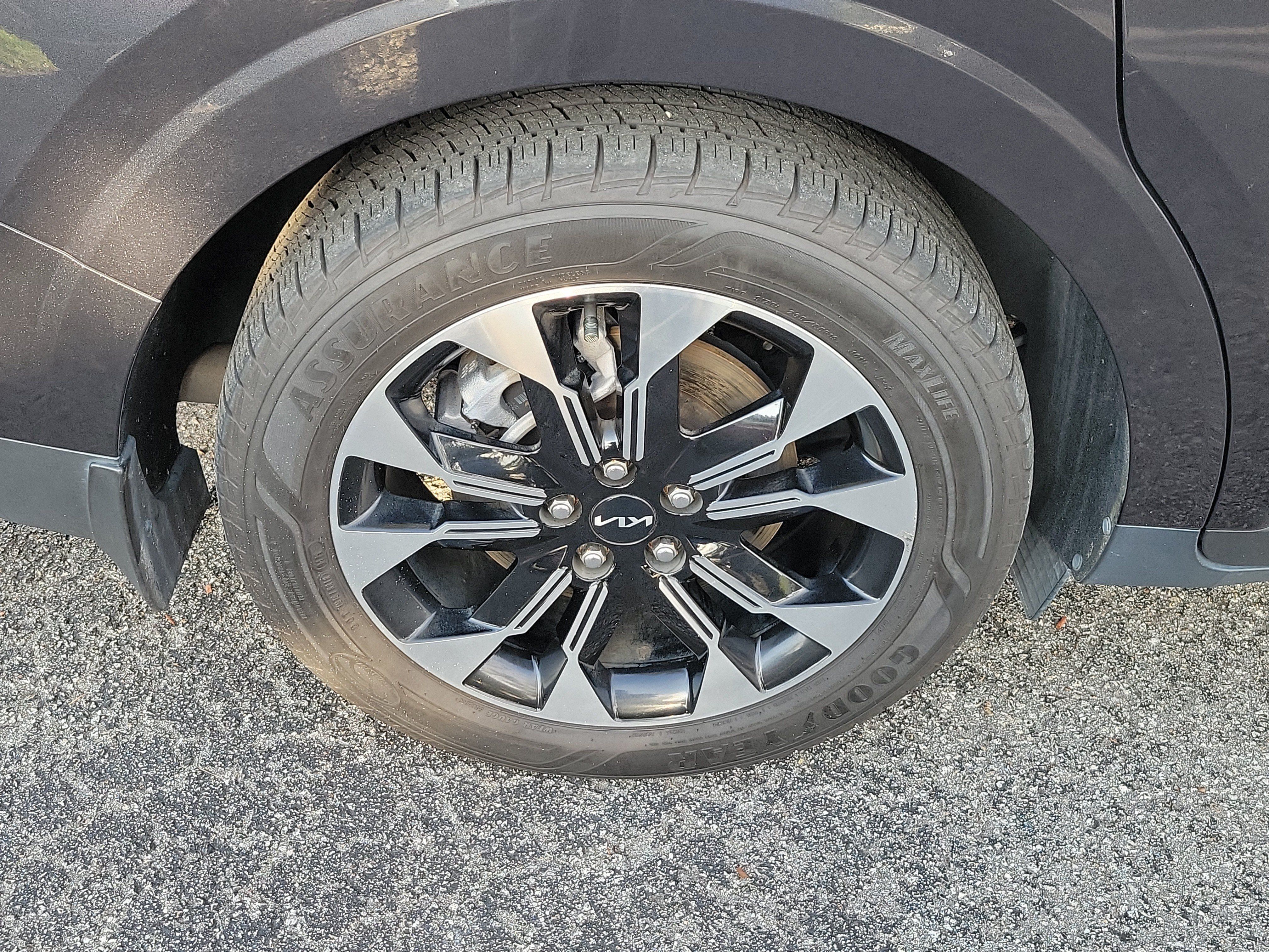 Certified 2023 Kia Carnival EX FWD image 41