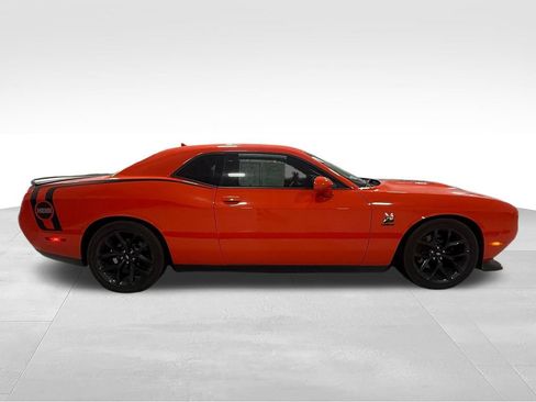 Used 2019 Dodge Challenger R/T w/ Blacktop Package RWD image 7