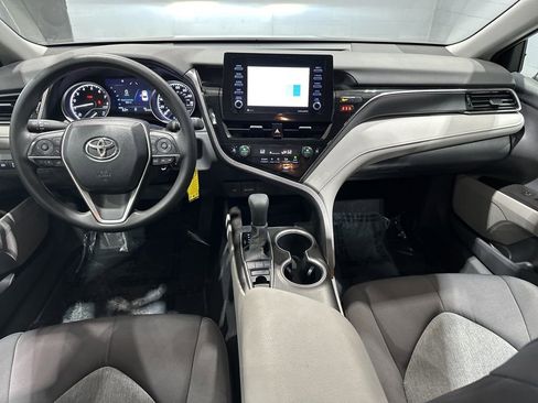 Used 2024 Toyota Camry LE image 6