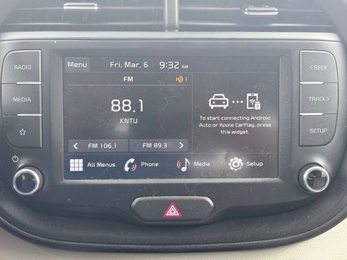 Used 2024 Kia Soul LX image 9