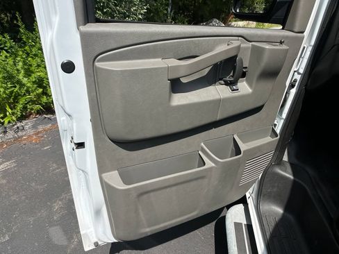 Used 2025 GMC Savana 2500 w/ Driver Convenience Package RWD image 11