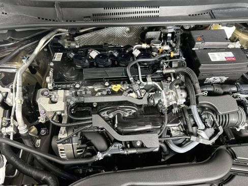 Used 2025 Toyota Corolla LE FWD image 31
