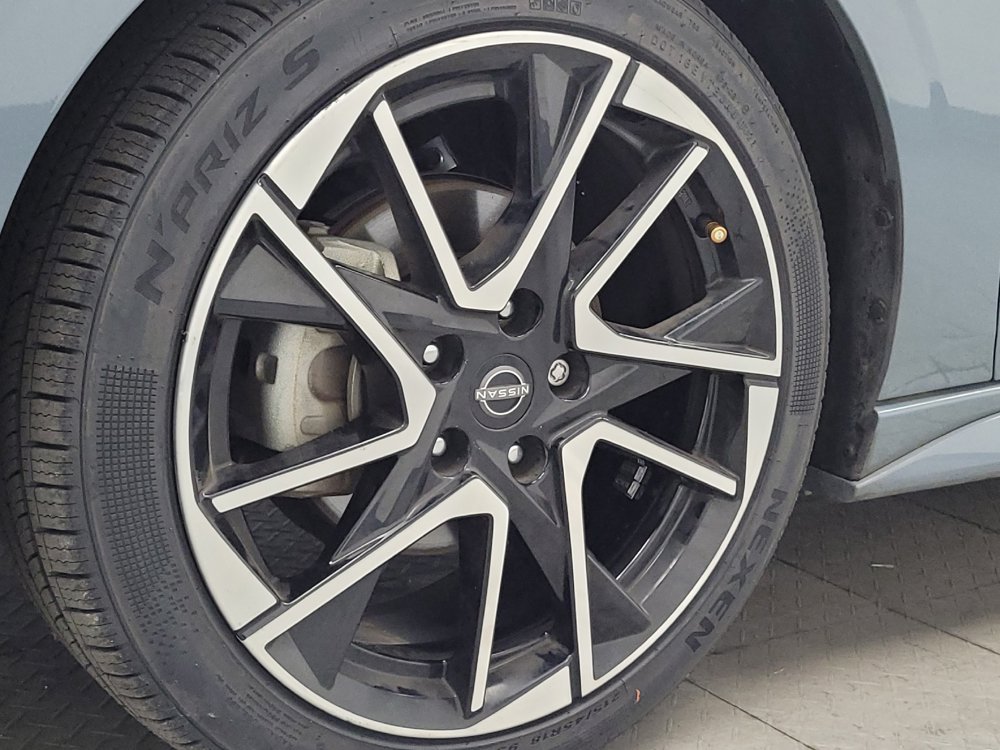 Used 2025 Nissan Sentra SR FWD image 31