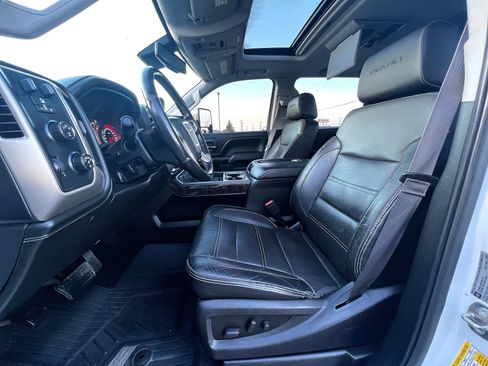 Used 2015 GMC Sierra 3500 Denali w/ Duramax Plus Package image 12