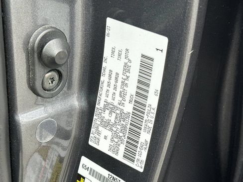 Used 2023 Toyota Tundra Limited AWD/4WD image 28