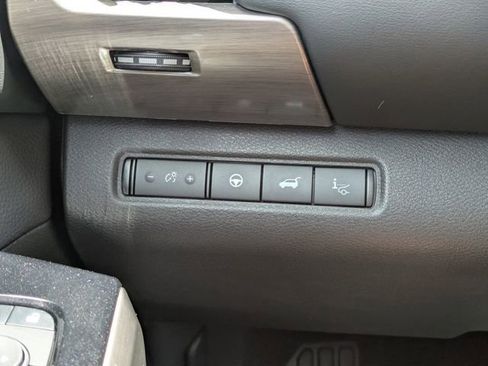 Used 2024 Nissan Pathfinder Platinum w/ Black Appearance Package image 26