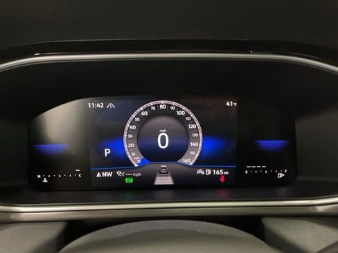 New 2026 Volkswagen Taos SE image 14