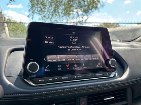 Used 2025 Nissan Rogue SV image 20