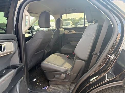 Used 2025 Ford Explorer Active RWD image 21