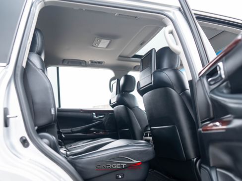 Used 2014 Lexus LX 570 4WD image 19