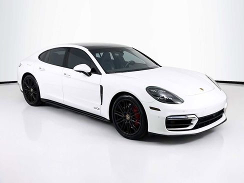 Used 2022 Porsche Panamera GTS image 7