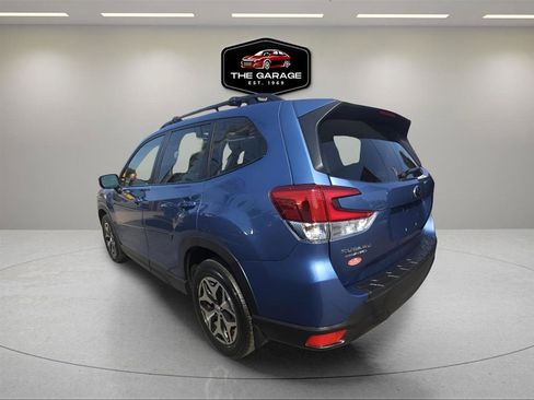 Used 2022 Subaru Forester Premium AWD/4WD image 4