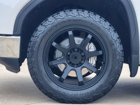 Used 2021 GMC Sierra 1500 SLT AWD/4WD image 10