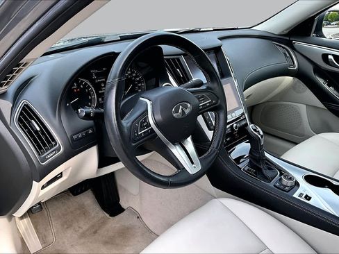 Used 2020 INFINITI Q50 Luxe w/ Essential Package (3.0T Luxe) RWD image 17
