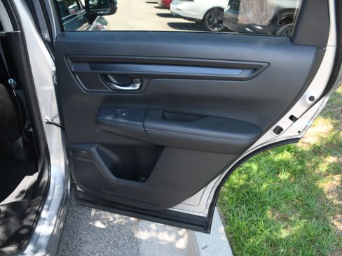 Used 2025 Honda CR-V EX image 17