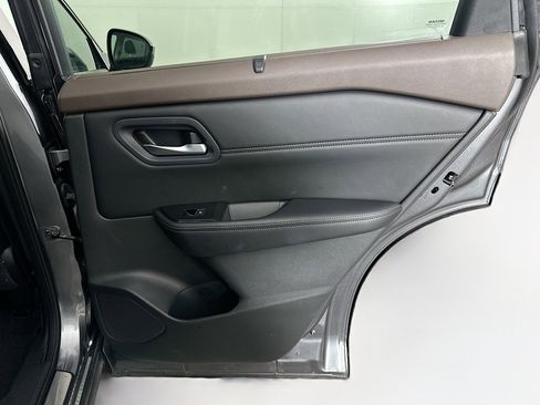 Used 2023 Nissan Rogue SL w/ SL Premium Package FWD image 31