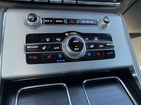 Used 2020 Lincoln Aviator Reserve w/ Equipment Group 202A AWD/4WD image 19