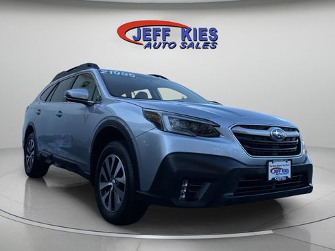 Used 2020 Subaru Outback Premium image 2