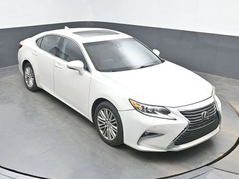 Used 2016 Lexus ES 350 w/ Premium Package w/Wood Trim FWD image 13