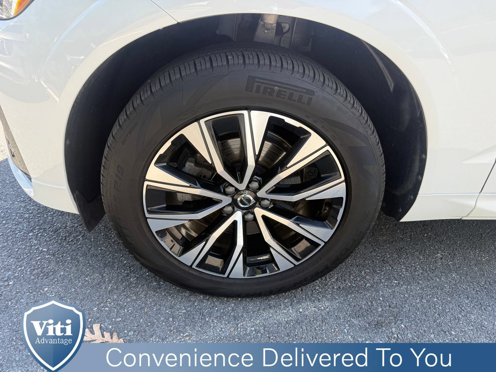 Used 2024 Volvo XC60 B5 Core w/ Protection Package Premier AWD/4WD image 12