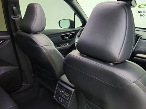 Used 2025 Subaru Forester Limited AWD/4WD image 24