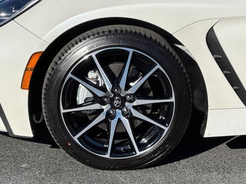 Certified 2023 Toyota GR86 image 13