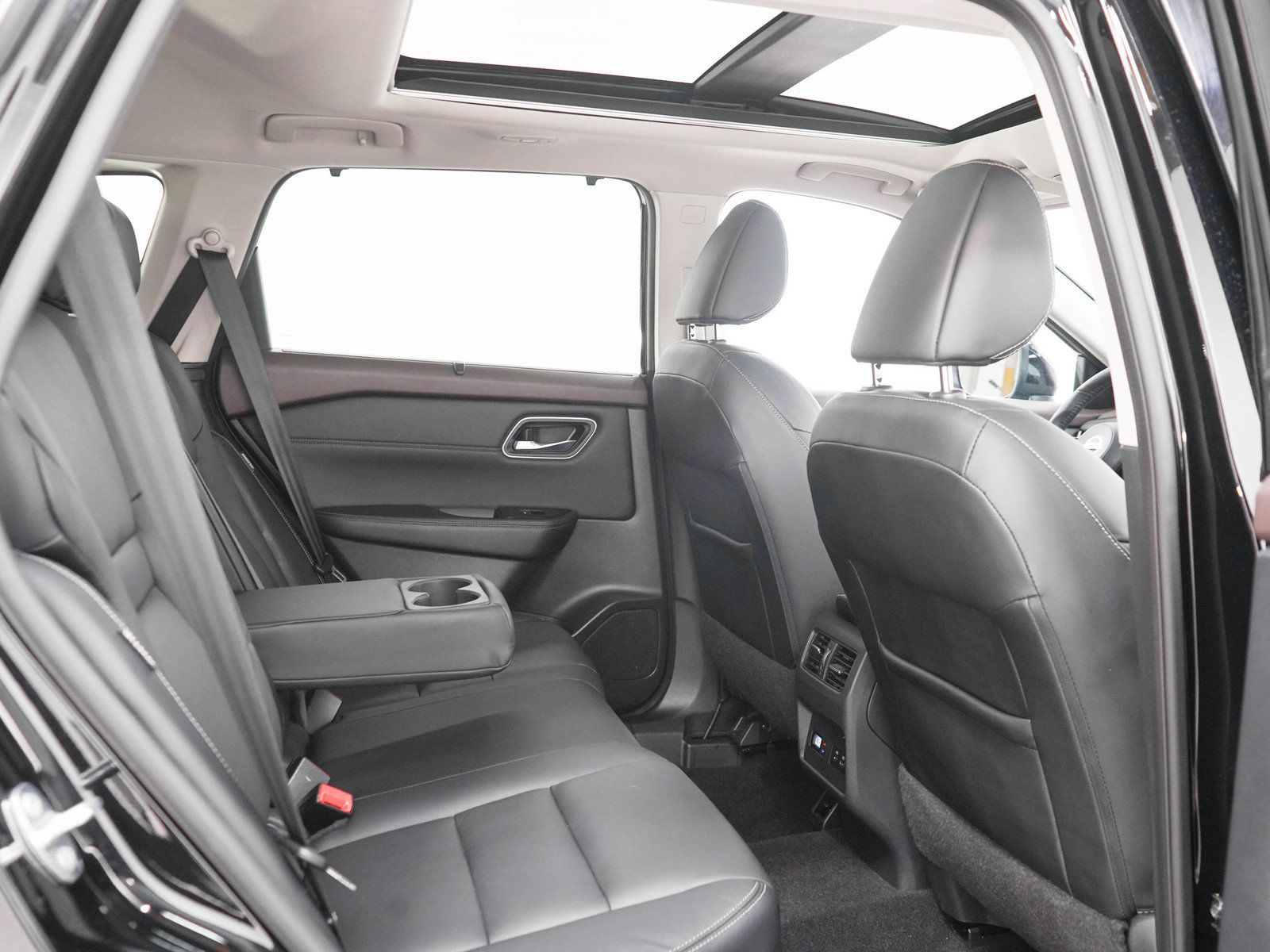 Used 2021 Nissan Rogue SL w/ Premium Package AWD/4WD image 14