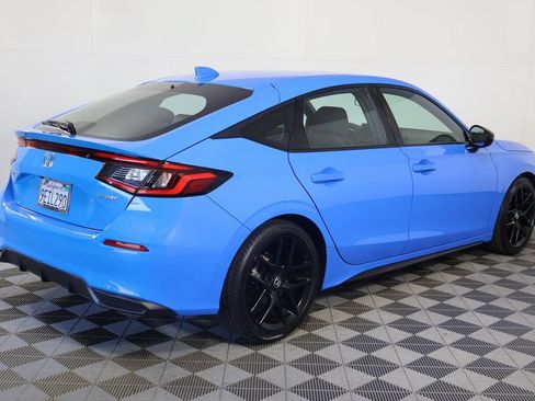 Used 2023 Honda Civic Sport image 4