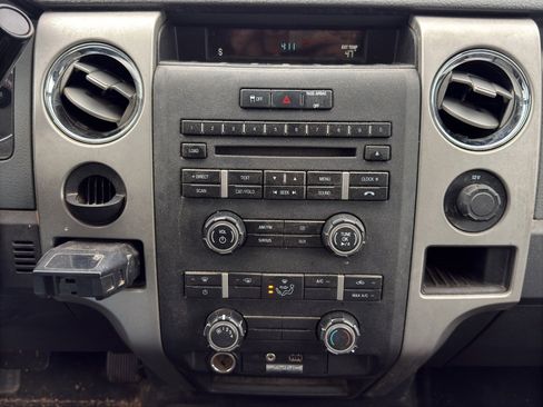 Used 2011 Ford F150 XLT w/ XLT Chrome Pkg image 16