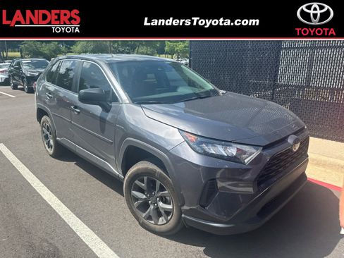 Used 2022 Toyota RAV4 LE FWD image 1