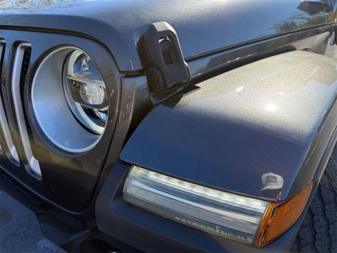 Certified 2022 Jeep Wrangler Unlimited Sahara w/ LED Lighting Group image 21