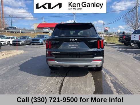 Certified 2025 Kia Sorento S w/ Panoramic Sunroof Package image 12