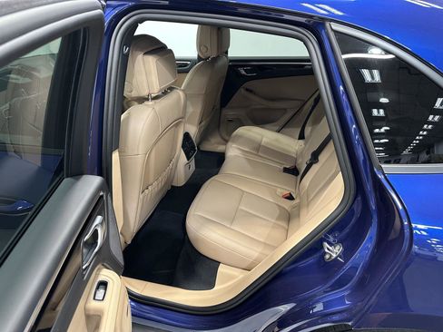 Certified 2026 Porsche Macan AWD/4WD image 34