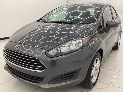 Used 2019 Ford Fiesta SE image 1