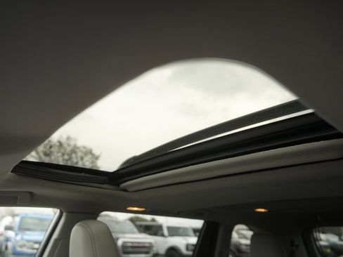 Used 2015 Toyota Highlander XLE image 11